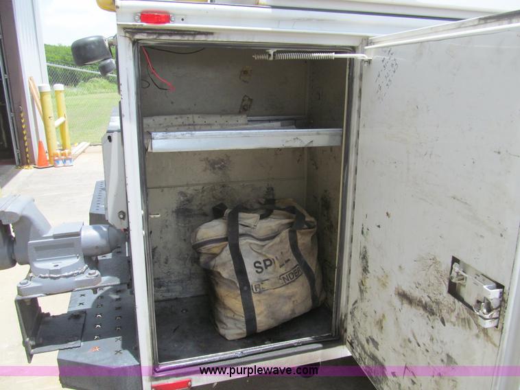 image for item H8938 2007 Ford F550 Super Duty XL service truck