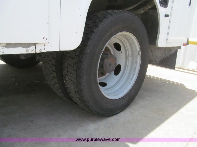 image for item H8938 2007 Ford F550 Super Duty XL service truck