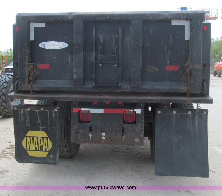 image for item H8943 2007 Ford F750 Super Duty XL dump truck