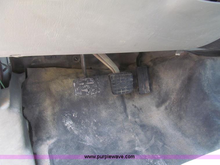 image for item H8943 2007 Ford F750 Super Duty XL dump truck