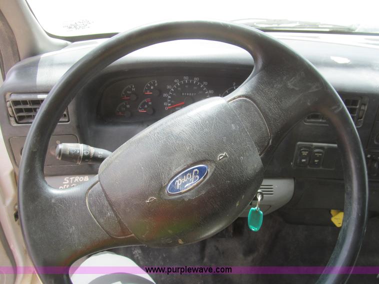 image for item H8943 2007 Ford F750 Super Duty XL dump truck