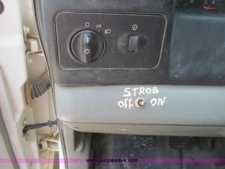 image for item H8943 2007 Ford F750 Super Duty XL dump truck