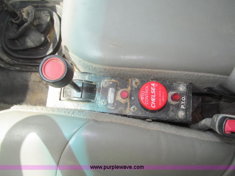 image for item H8943 2007 Ford F750 Super Duty XL dump truck