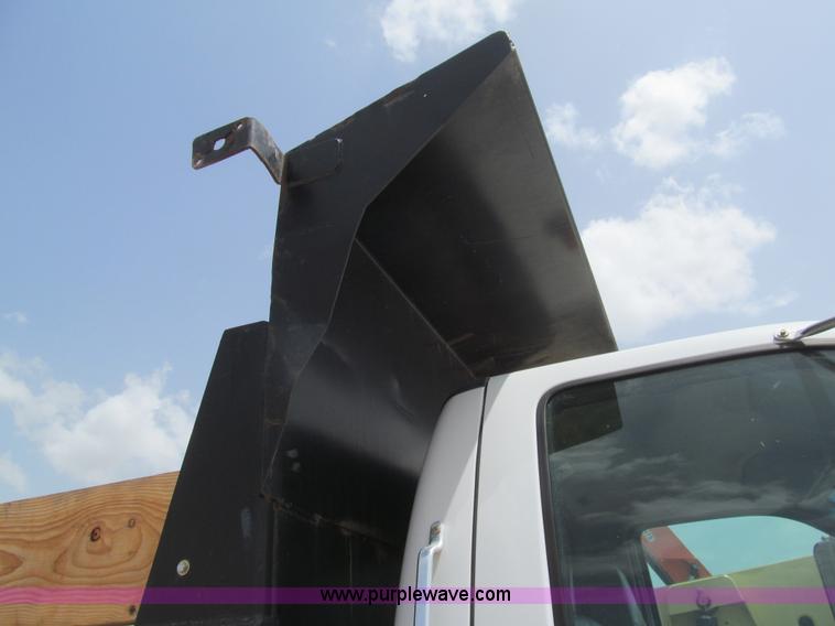 image for item H8943 2007 Ford F750 Super Duty XL dump truck