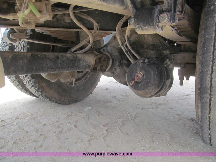 image for item H8943 2007 Ford F750 Super Duty XL dump truck