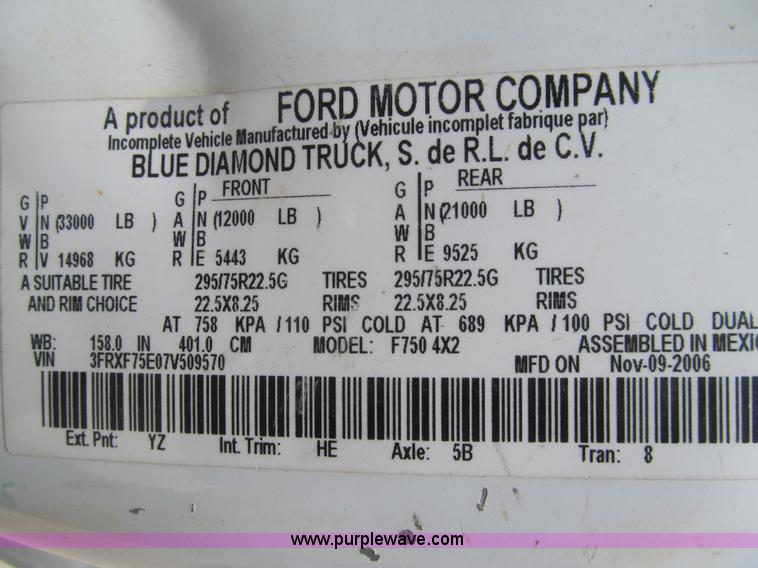 image for item H8943 2007 Ford F750 Super Duty XL dump truck
