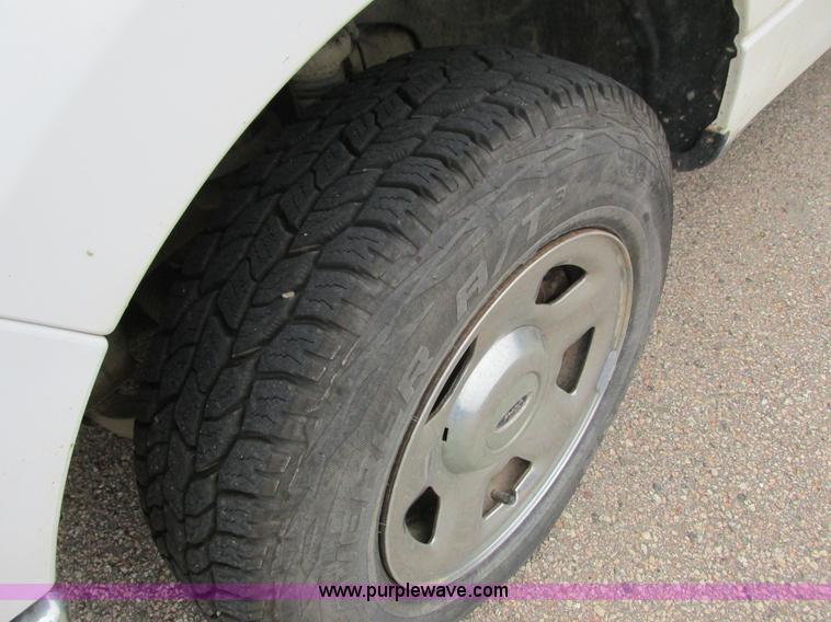 image for item I3884 2005 Ford F150 SuperCab pickup truck