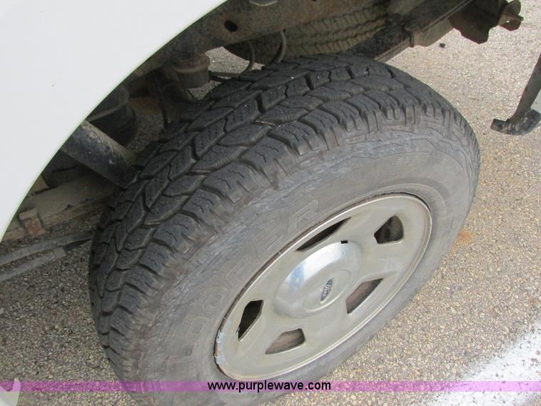 image for item I3884 2005 Ford F150 SuperCab pickup truck