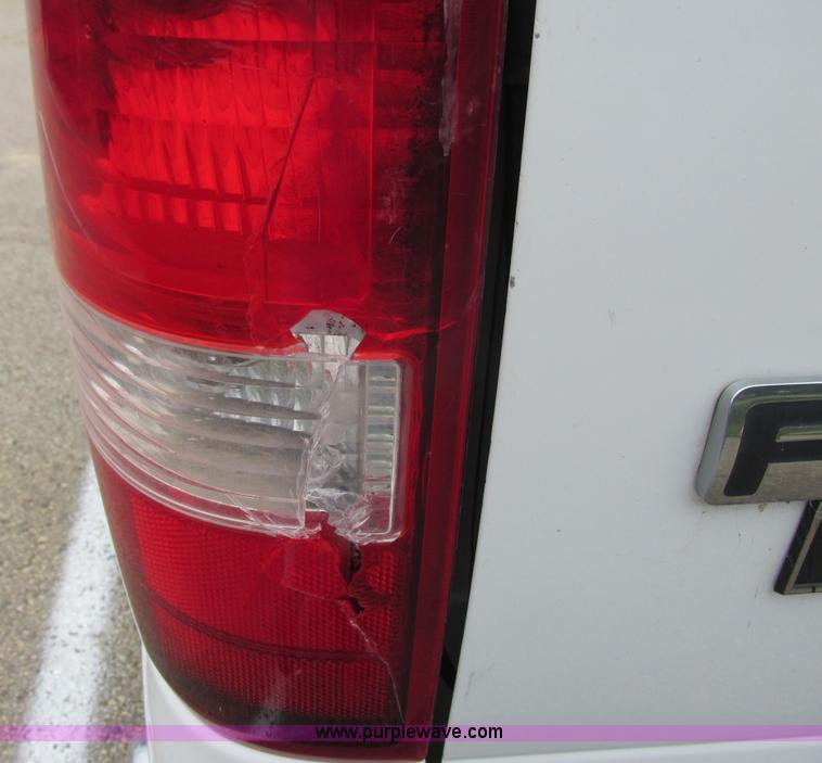 image for item I3884 2005 Ford F150 SuperCab pickup truck