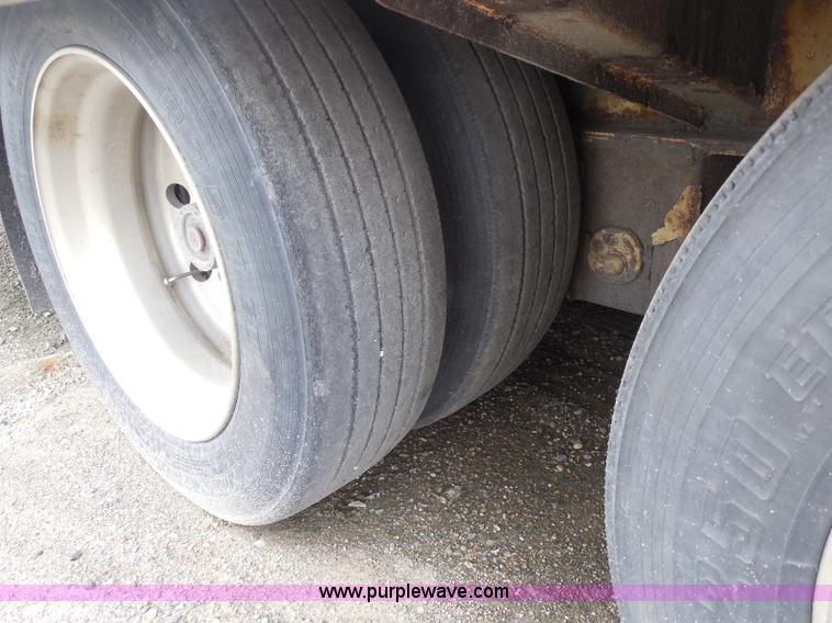 image for item I8999 2008 Trail King TK80HT-482 Hydratail trailer