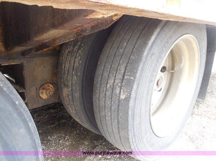 image for item I8999 2008 Trail King TK80HT-482 Hydratail trailer