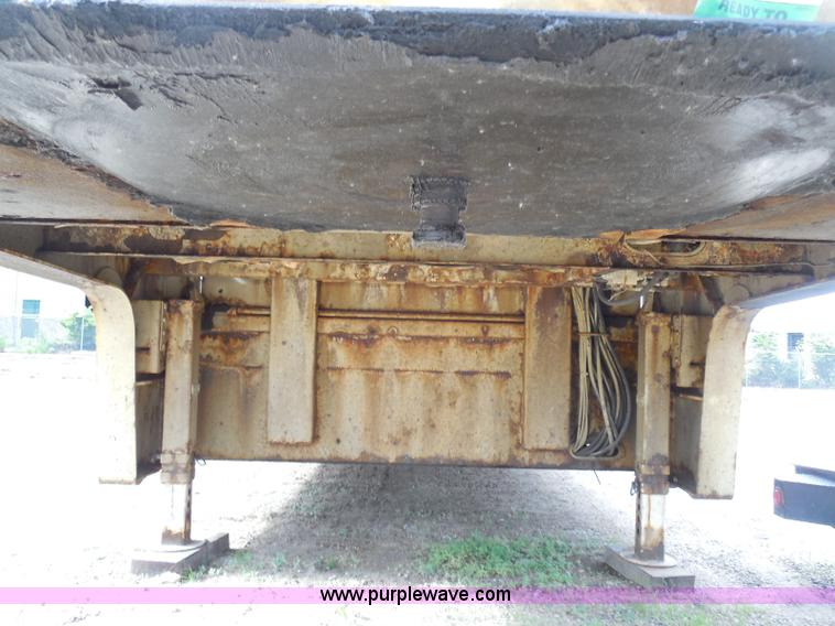 image for item I8999 2008 Trail King TK80HT-482 Hydratail trailer