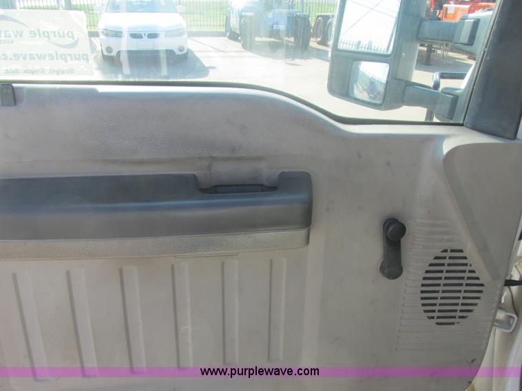 image for item J2488 2008 Ford F550 Super Duty XL utility truck with crane