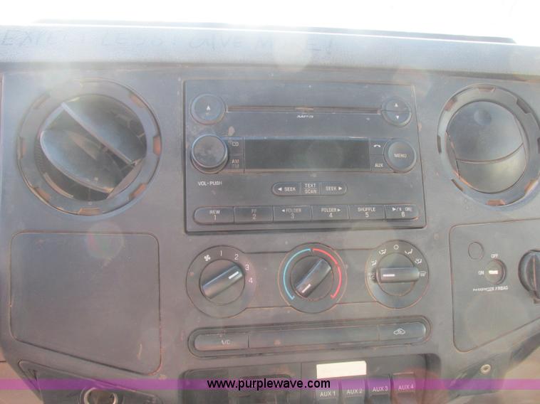 image for item J2488 2008 Ford F550 Super Duty XL utility truck with crane