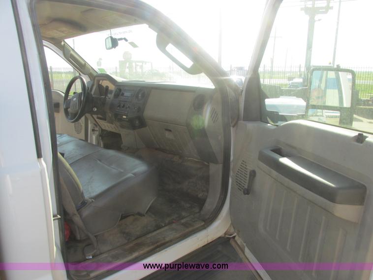 image for item J2488 2008 Ford F550 Super Duty XL utility truck with crane