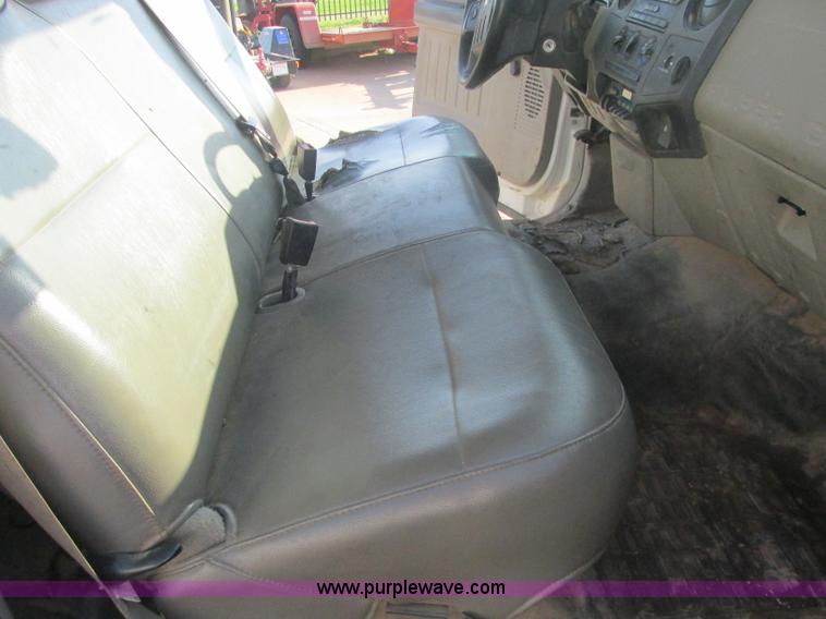 image for item J2488 2008 Ford F550 Super Duty XL utility truck with crane