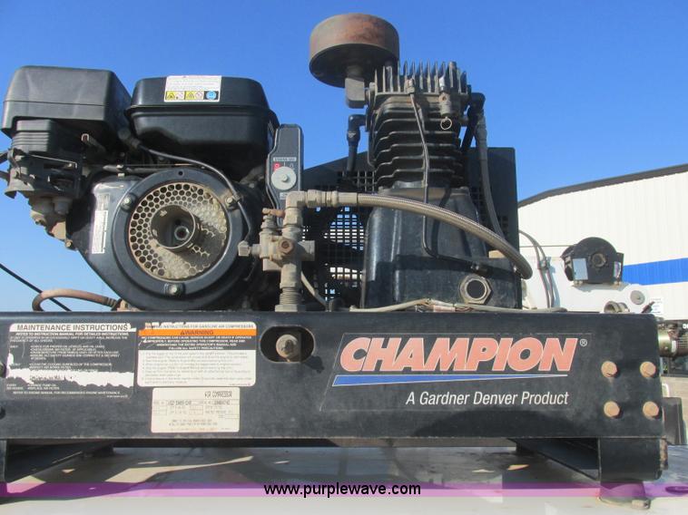 image for item J2488 2008 Ford F550 Super Duty XL utility truck with crane