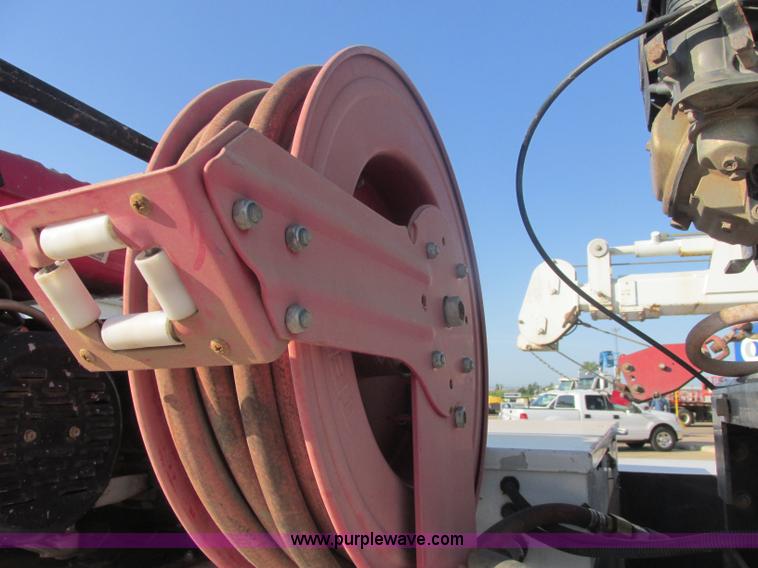 image for item J2488 2008 Ford F550 Super Duty XL utility truck with crane