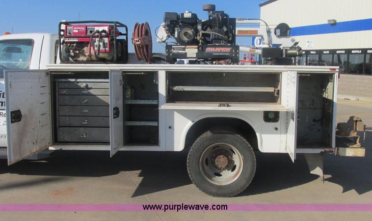 image for item J2488 2008 Ford F550 Super Duty XL utility truck with crane