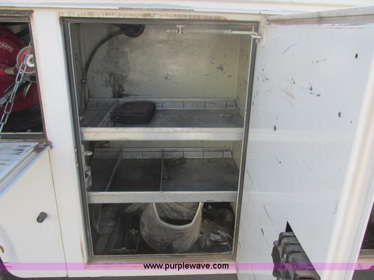 image for item J2488 2008 Ford F550 Super Duty XL utility truck with crane