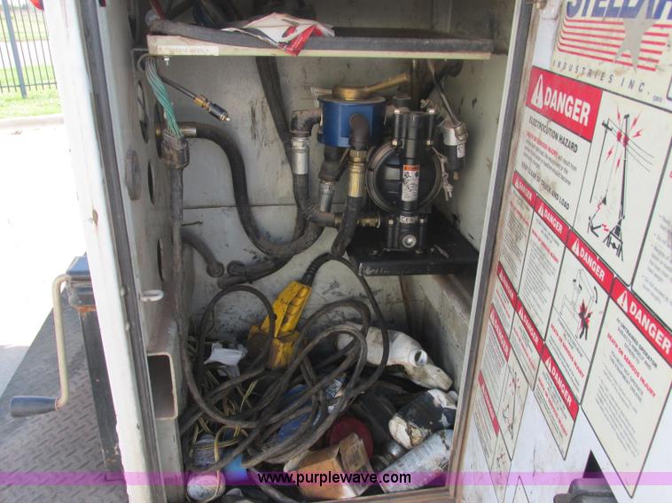 image for item J2488 2008 Ford F550 Super Duty XL utility truck with crane