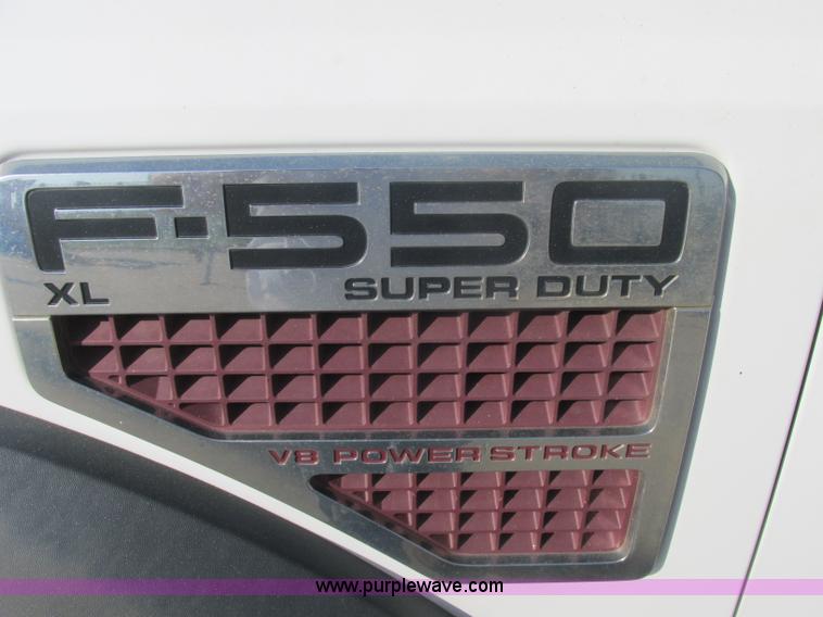 image for item J2488 2008 Ford F550 Super Duty XL utility truck with crane