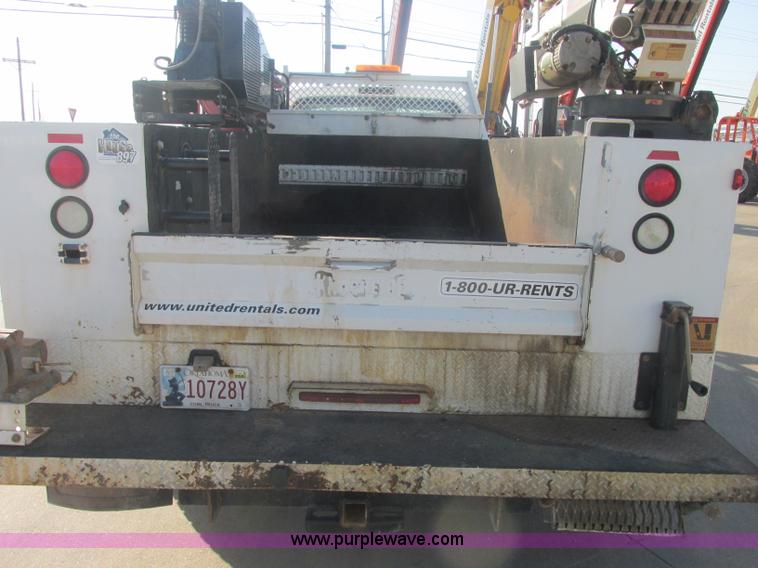 image for item J2488 2008 Ford F550 Super Duty XL utility truck with crane
