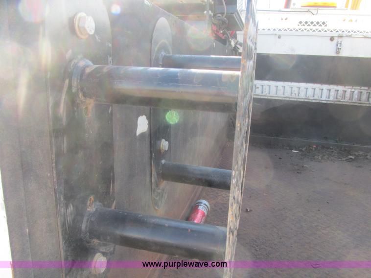 image for item J2488 2008 Ford F550 Super Duty XL utility truck with crane