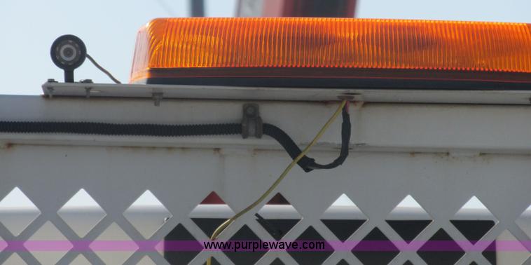 image for item J2488 2008 Ford F550 Super Duty XL utility truck with crane