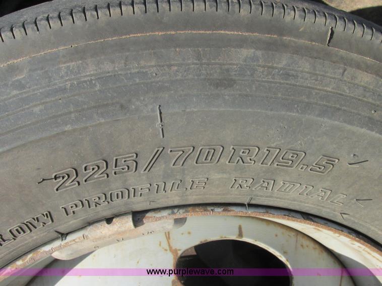 image for item J2488 2008 Ford F550 Super Duty XL utility truck with crane