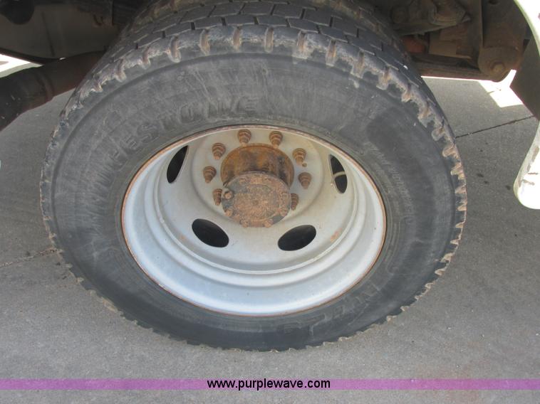 image for item J2488 2008 Ford F550 Super Duty XL utility truck with crane