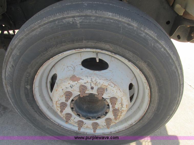 image for item J2488 2008 Ford F550 Super Duty XL utility truck with crane