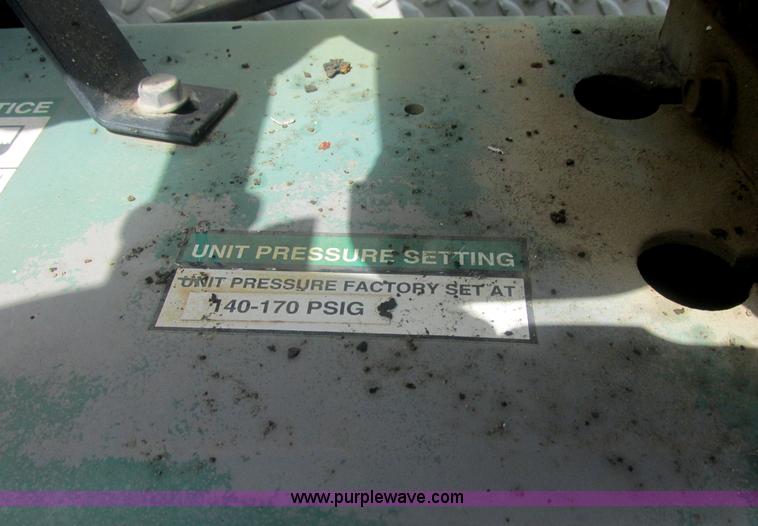 image for item J2489 2005 Ford F550 Super Duty XL service truck with crane