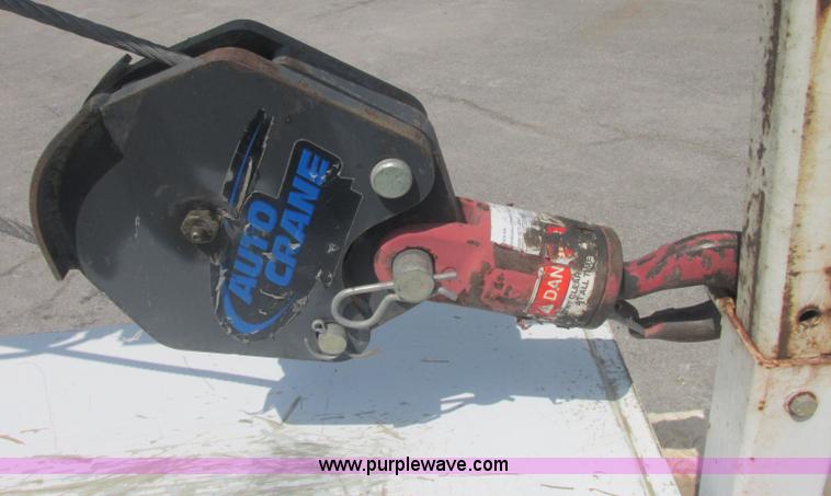 image for item J2489 2005 Ford F550 Super Duty XL service truck with crane