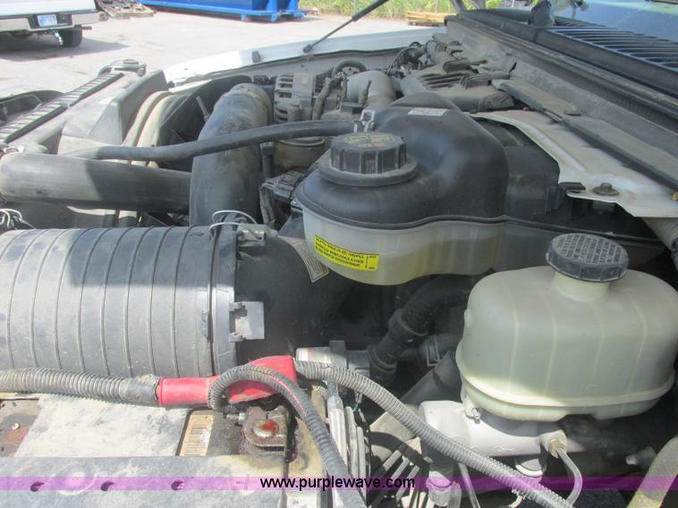 image for item J2489 2005 Ford F550 Super Duty XL service truck with crane