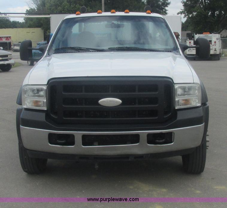 image for item J2490 2007 Ford F550 Super Duty XL service truck