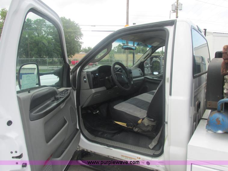 image for item J2490 2007 Ford F550 Super Duty XL service truck