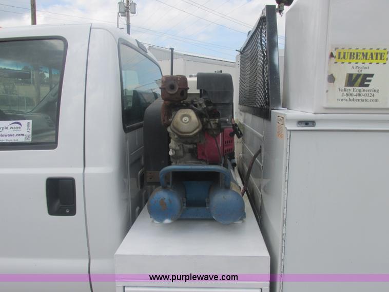 image for item J2490 2007 Ford F550 Super Duty XL service truck