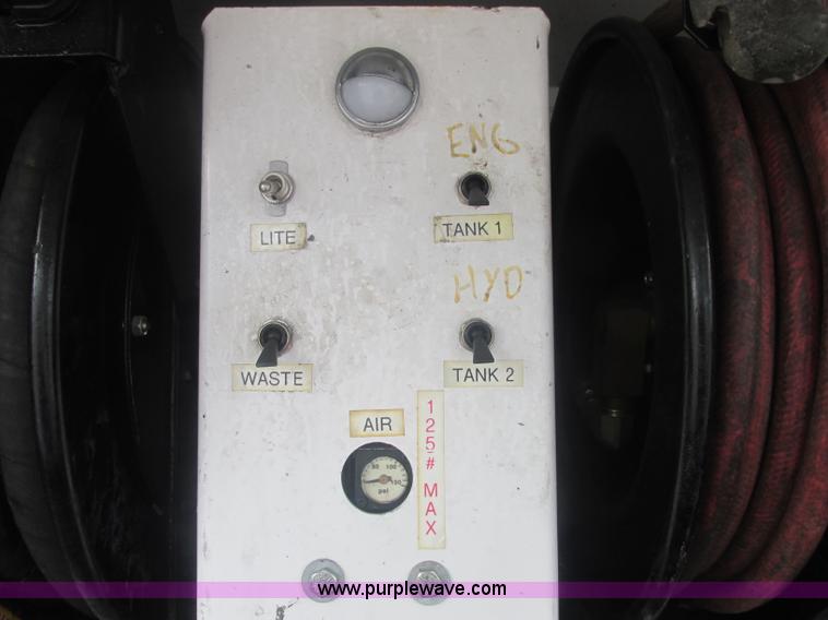 image for item J2490 2007 Ford F550 Super Duty XL service truck