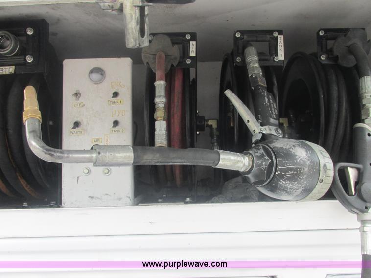 image for item J2490 2007 Ford F550 Super Duty XL service truck