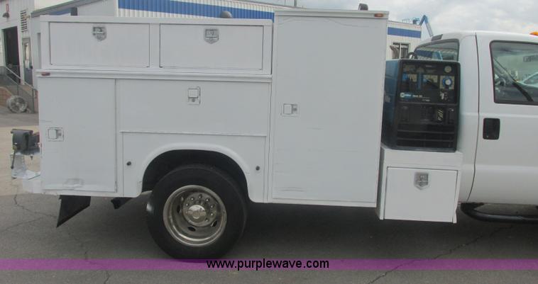 image for item J2490 2007 Ford F550 Super Duty XL service truck