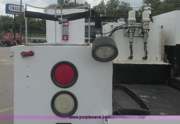 image for item J2490 2007 Ford F550 Super Duty XL service truck