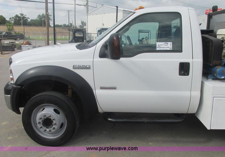 image for item J2490 2007 Ford F550 Super Duty XL service truck