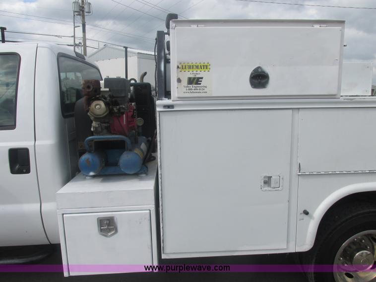 image for item J2490 2007 Ford F550 Super Duty XL service truck
