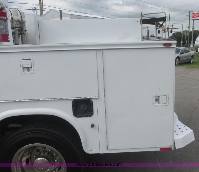 image for item J2490 2007 Ford F550 Super Duty XL service truck