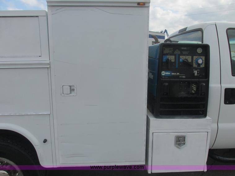 image for item J2490 2007 Ford F550 Super Duty XL service truck