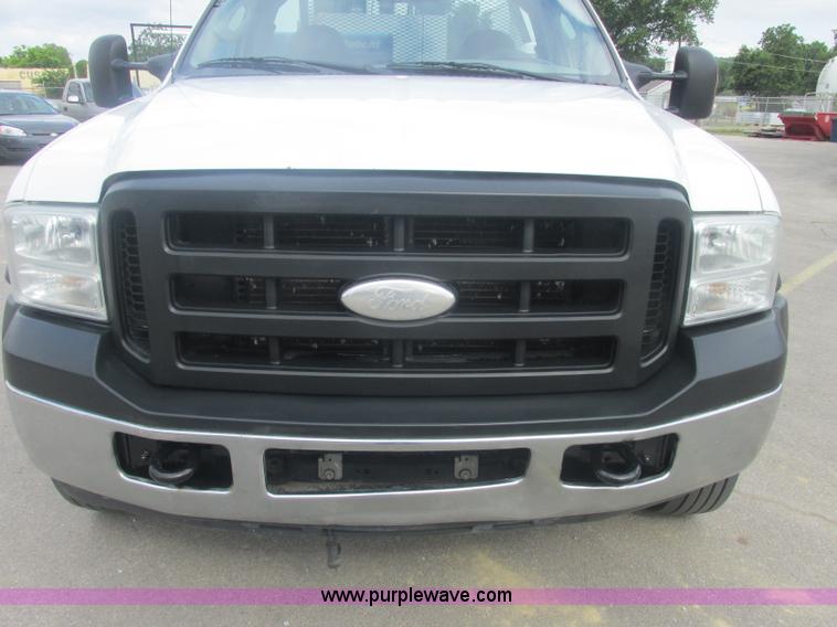 image for item J2490 2007 Ford F550 Super Duty XL service truck