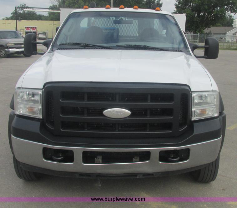 image for item J2490 2007 Ford F550 Super Duty XL service truck