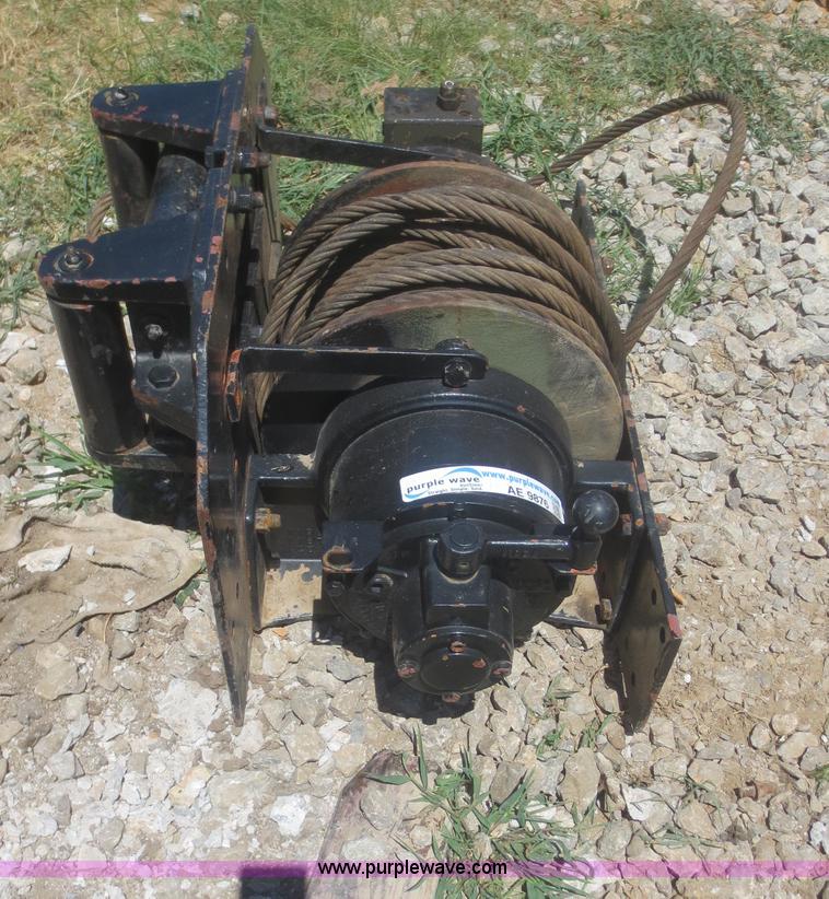 image for item AE9876 Hydraulic drive winch with Fairlead roller