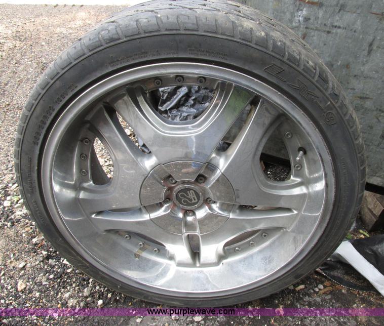 image for item AN9042 (4) TIS 22" wheels